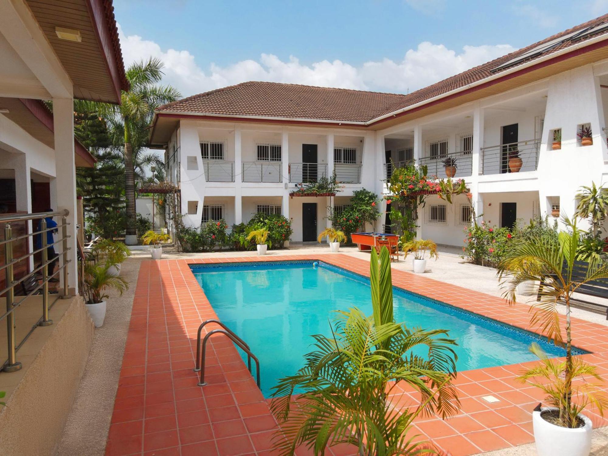 Bragha Apartments And Hotel Sekondi-Takoradi Exterior photo
